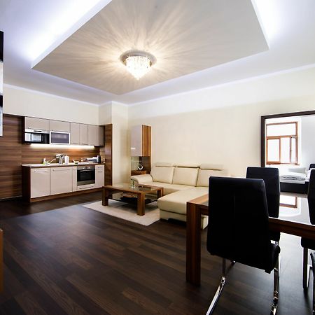 Aplend City Apartments Na Vrsku Bratislava Eksteriør bilde