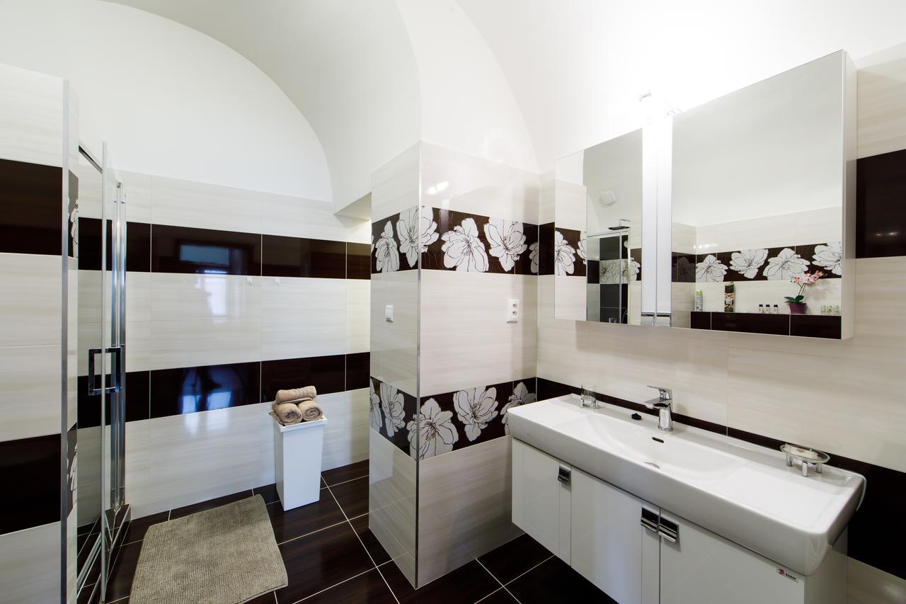Aplend City Apartments Na Vrsku Bratislava Eksteriør bilde